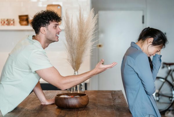 Couple arguing by Timur Weber Pexels